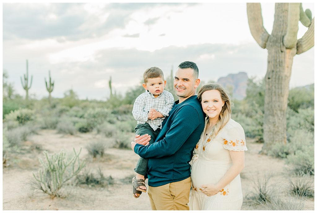 Sanchez family photos at Cooons Bluff | Arizona Desert Maternity Session